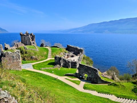 ネス湖観光ツアー スコットランドの観光 オプショナルツアー専門 Veltra ベルトラ
