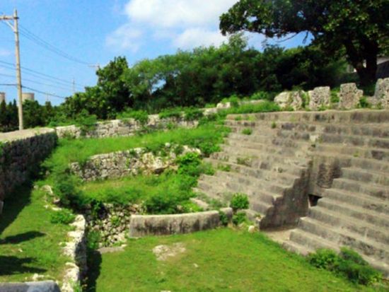 旧市街地「平良（ひらら）」街歩きツアー　宮古島統一の歴史物語を楽しむ＜選べるコース／宮古島＞