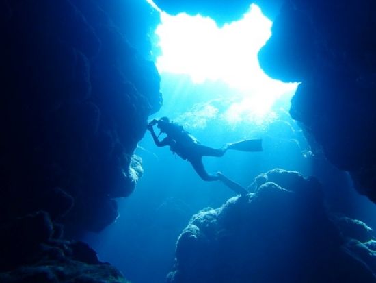 ファンダイビング　マンタ・カメラ派・地形派などリクエストにお応えする少人数グループ制！＜ボート／1～3ダイブ／石垣島＞