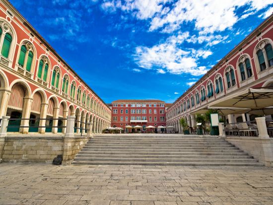 スプリット 1日観光ツアー＜ドブロヴニク発＞