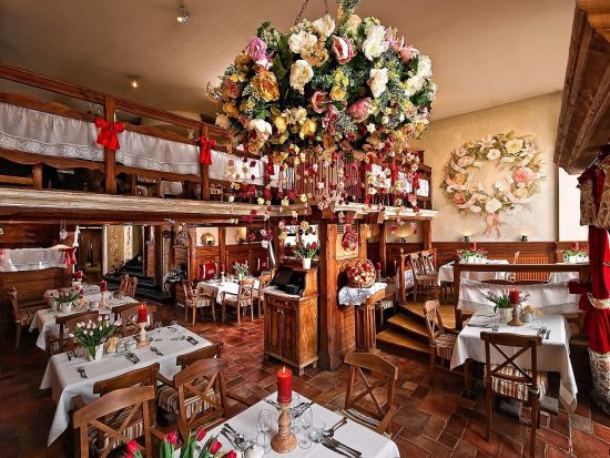 クラシックコンサート＆ポーランド伝統料理ディナー ＜貸切／日本語アシスタント／クラクフ発＞