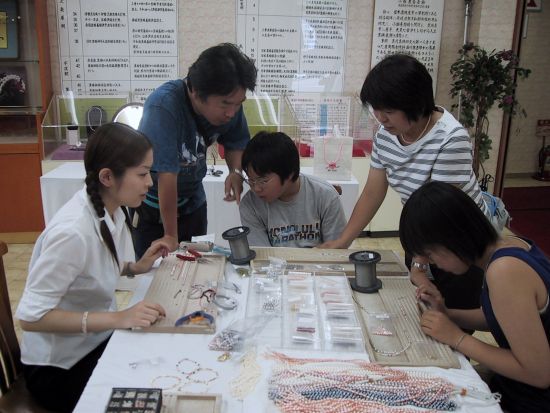真珠ストラップ作り体験　真珠加工のプロが指導！＜1時間／宇和島市＞