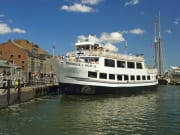 USA_Boston_Harbor-Cruise-Ship