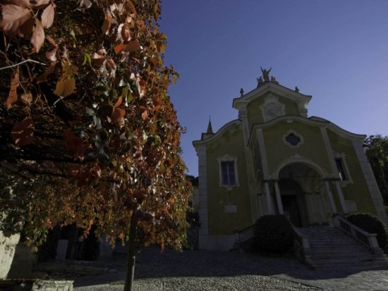 マッジョーレ湖＆オルタ湖1日観光ツアー　日本語アシスタントと専用車で行く！バロック建築最高峰のボッロメオ宮殿入場付き＜4～10月／貸切／ミラノ発＞by[みゅう]