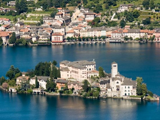 マッジョーレ湖＆オルタ湖1日観光ツアー　日本語アシスタントと専用車で行く！バロック建築最高峰のボッロメオ宮殿入場付き＜4～10月／貸切／ミラノ発＞by[みゅう]