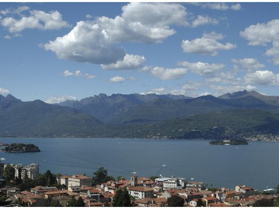 マッジョーレ湖＆オルタ湖1日観光ツアー　日本語アシスタントと専用車で行く！バロック建築最高峰のボッロメオ宮殿入場付き＜4～10月／貸切／ミラノ発＞by[みゅう]