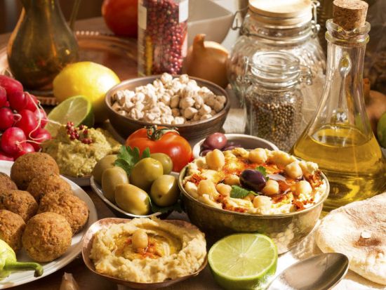 【ランチorディナー事前予約ミールクーポン】ヨルダンの伝統料理を堪能！＜貸切送迎付き／アンマン発＞