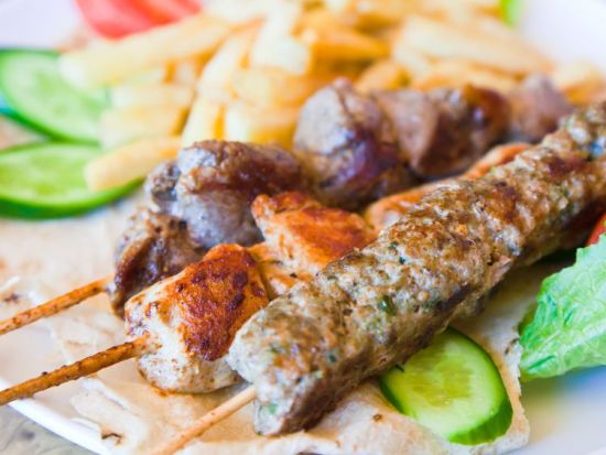 【ランチorディナー事前予約ミールクーポン】ヨルダンの伝統料理を堪能！＜貸切送迎付き／アンマン発＞