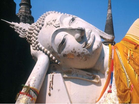 アユタヤ遺跡＋象乗り＋バンコク3大寺院＋ワットパクナム＋カリプソキャバレー観光ツアー＜1日／日本語／ビュッフェランチ／往復送迎＞