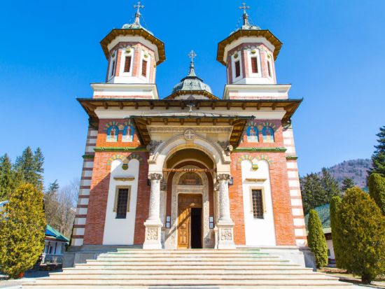 トランシルヴァニア地方 ハイライトツアー　ドラキュラ城＆シナイア僧院＆ペレシュ城 ＜貸切／ブカレスト発＞