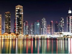 Bateaux Dubai Dinner Cruise