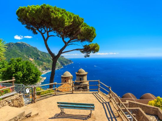 世界遺産アマルフィ＆高台の町ラヴェッロ　日帰り観光ツアー ＜貸切／ナポリ発＞by Max Harvest