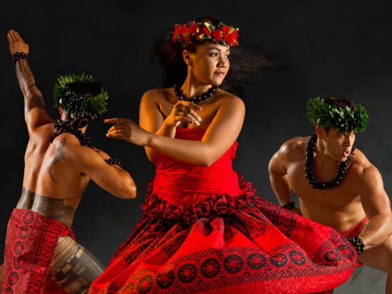 伝統ルアウ＆ハワイアンショー「ワイキキ・スターライト・ルアウ」フラ&ファイヤーダンスの本格ディナーショー　＜ヒルトン・ハワイアン・ビレッジ＞