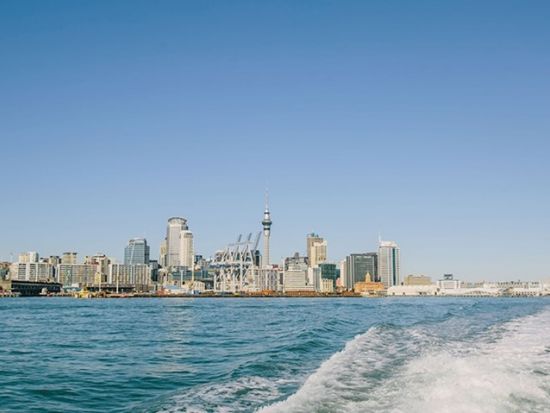 ワイヘキ島 往復フェリーチケット＜オークランド発＞