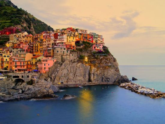 世界遺産チンクエ・テッレ ミラノ発日帰り観光ツアー ＜4～10月／日本語アシスタント＞by Max Harvest