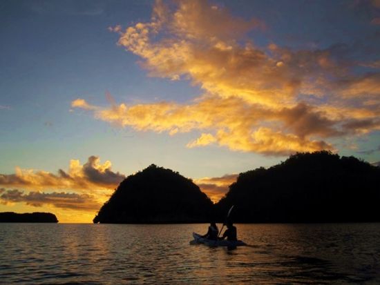 ナイトカヤック＆シュノーケリングツアー 　ロックアイランドを眺めながら星空を堪能＜軽食付き／送迎付き＞by Rock Island Tour Company