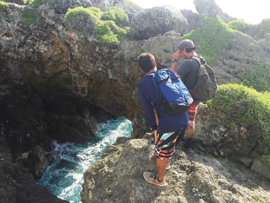 神秘の洞窟パガットケーブトレッキングツアー  ジャングル探検+天然プールでスイミング！歴史も学べるエコアドベンチャー＜午前／英語ガイド／送迎付き＞