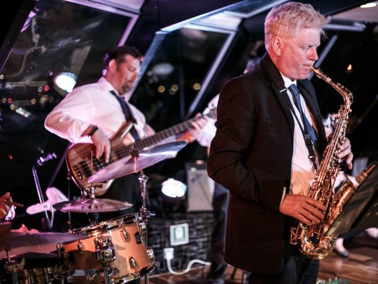 テムズ川  ジャズクルーズ　3コースディナー付き ＜金曜のみ／現地集合・解散＞by シティクルーズ