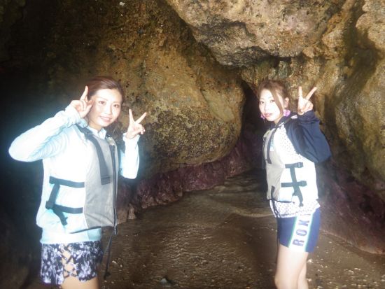 シーカヤックツアー 透明な船体のスケルトンカヤックから海の中を観察しよう！＜恩納村・本島北部＞by 海遊倶楽部