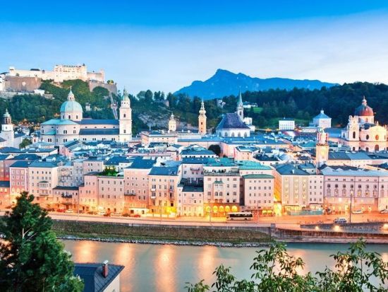 隣国オーストリア日帰り観光ツアー　風光明媚な世界遺産都市ザルツブルクへ ＜英語ガイド／ミュンヘン発＞