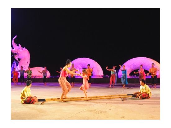 サイアム・ニラミット　チケット事前予約  大迫力！タイの文化や歴史に触れる壮大なショー　＜選べる席種／往復送迎／夕食付プランあり＞ 