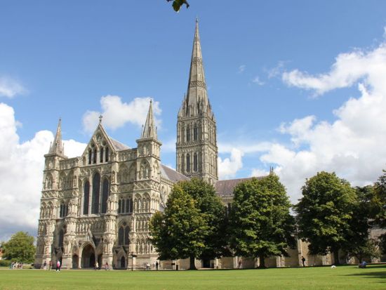 【プライベートツアー】ロンドン郊外2～3ヵ所選択可能！日帰り観光ツアー＜日本語ドライバー／車貸切／ロンドンまたはオックスフォード発＞