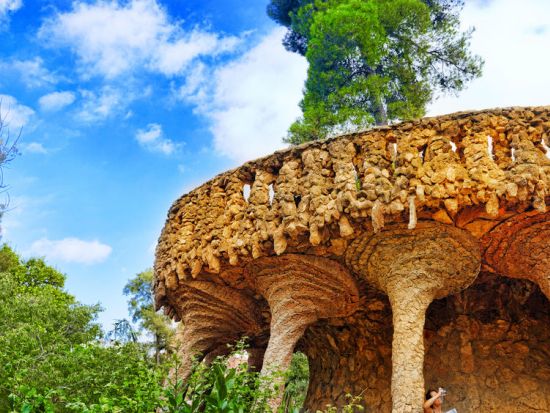 世界遺産グエル公園観光ツアー　大人気のガウディ建築をガイドと巡る ＜午後／英語＞