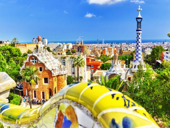 世界遺産グエル公園観光ツアー　大人気のガウディ建築をガイドと巡る ＜午後／英語＞