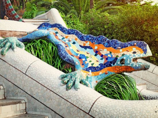 世界遺産グエル公園観光ツアー　大人気のガウディ建築をガイドと巡る ＜午後／英語＞