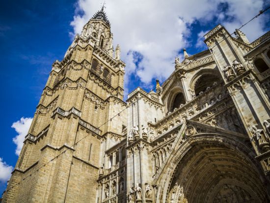 世界遺産トレド＆セゴビア 1日観光ツアー　アルカサル城への入場付き！＜英語ガイド／マドリード発＞