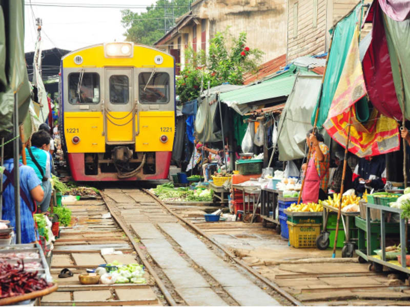 メークロン線路市場 | バンコクの観光・オプショナルツアー専門 VELTRA(ベルトラ)