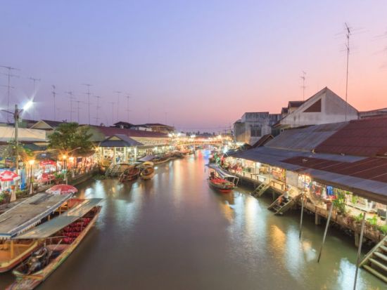 夜のアンパワー水上マーケット＋ホタル鑑賞ナイトクルーズ＜土・日／午後／ホテルお迎え／日本語ガイド＞