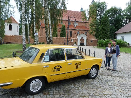 レトロな車で巡る ショパンゆかりの地　＜貸切／半日or終日／英語／ワルシャワ発＞