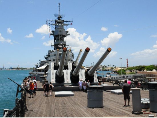 オアフ島真珠湾（パールハーバー）日帰り観光ツアー　ホノルル観光付きプランまたはパールハーバー1日観光プラン ＜昼食付き／英語ガイド／ハワイ島発着＞