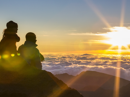 ハレアカラ山頂 日の出鑑賞ツアー　マウイ島最高峰の山頂で自然の偉大さを感じる ＜午前／朝食付き／英語ガイド＞