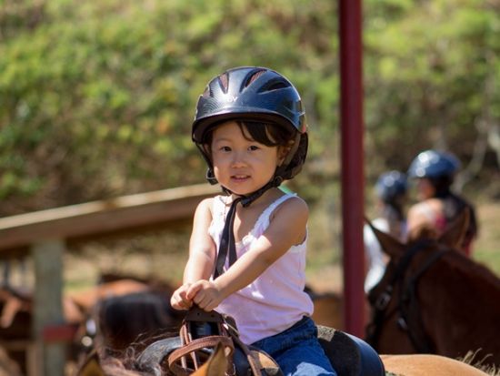 乗馬体験(0.5～2時間)　2歳から参加OKの子供向けコースやサンセット、貸切ランチ付きなど選べるコースで広大な牧場を満喫！＜ガンストック牧場／現地集合＞