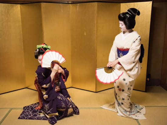 Kyoto Private Maiko Entertainment W All You Can Drink Sake And Photo Op