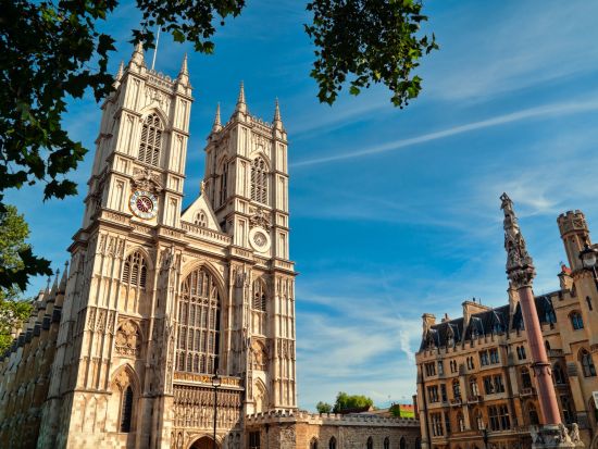 ロンドン市内観光バスツアー　ウェストミンスター寺院・バッキンガム宮殿　テムズ川クルーズ付き＜英語ガイド＞