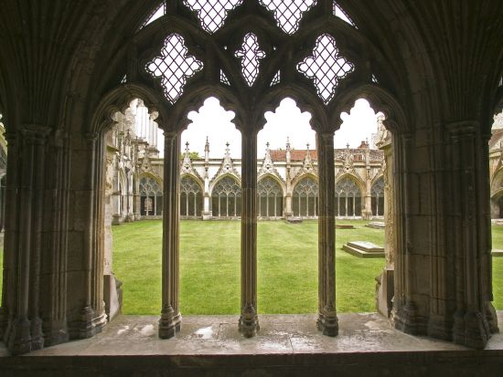 貴婦人の城リーズ城＆カンタベリー大聖堂＆ドーバー海峡　日帰り観光ツアー ＜日本語または英語ガイド＞ by Evan Evans Tours