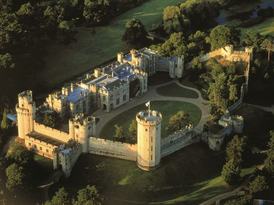 大学都市オックスフォード＆シェイクスピアのストラットフォード＆中世のウォーリック城　日帰りツアー ＜英語ガイド＞ by Evan Evans