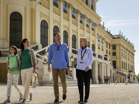 世界遺産シェーンブルン宮殿＆ウィーン旧市街　半日観光ツアー ＜貸切／日本語ガイド＞