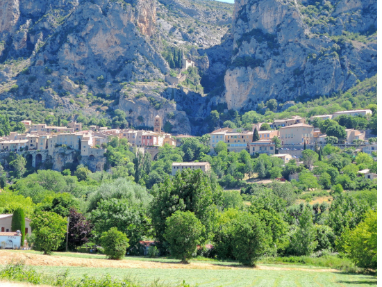 ヴェルドン渓谷＆サントクロワ湖＆4つの美しい天空の村巡り　1日観光ツアー＜4月～10月／貸切／日本語／ニース発＞