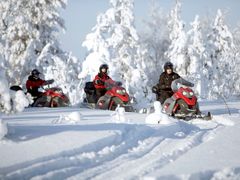 Finland_Rovaniemi_Lapland-Safaris_Snowmobiles