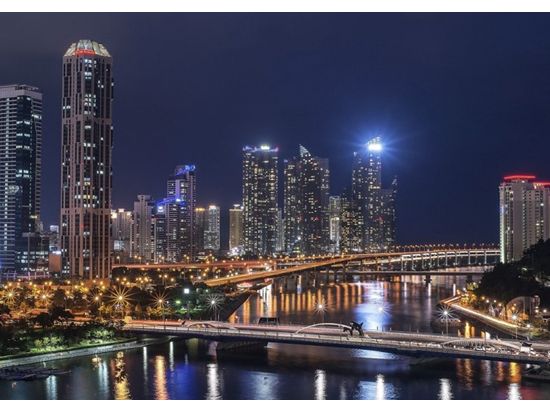 釜山ナイトツアー　海辺のおすすめ夜景スポットを満喫！海鮮鍋の夕食付き＜日本語ガイド／ホテル送迎付＞