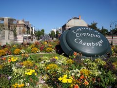 France, Epernay, Avenue de Champagne