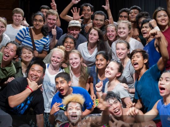 笑いと感動の新感覚エンターテイメント！カンボジアサーカス・ファー チケット事前予約＜送迎付＞