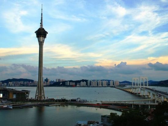 マカオタワーバンジージャンプ事前予約　世界最高地点から時速200キロのフリーフォールを体験 ＜チケット予約＞