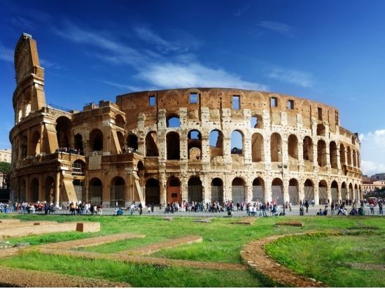 ヴァチカン美術館＋コロッセオ入場＋名所観光　人気王道スポットを巡るローマ1日観光＜貸切／日本語ガイド／専用車／昼食付き＞by Mybus