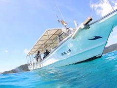 amami-boat-front