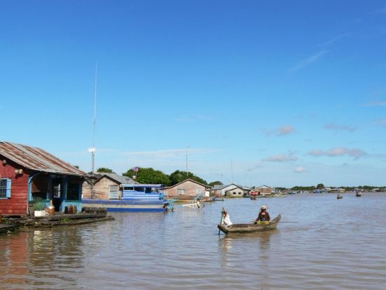 トンレサップ湖からの夕日鑑賞＋オールドマーケット半日観光ツアー　当日9時まで予約可プランあり＜午後／日本語ガイド＞